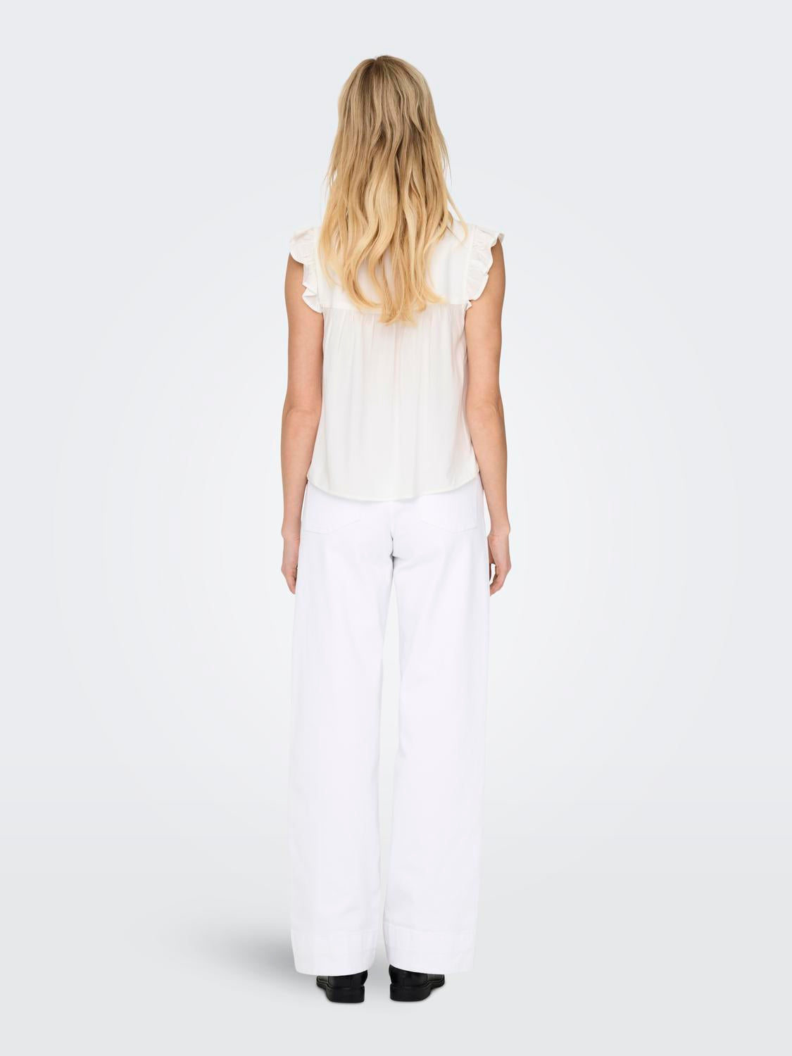 model_shot-back